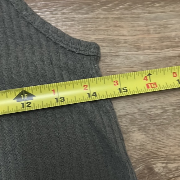 AEO olive button tank top NWT - Picture 5 of 10